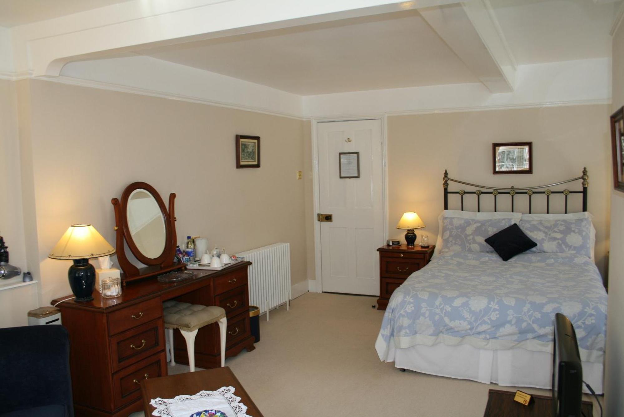 Clayhill House Bed & Breakfast Lyndhurst Exterior photo